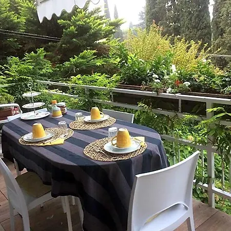 Le Ortensie -lago Di 3* Lierna