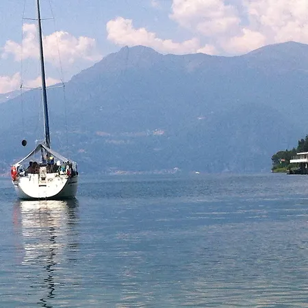 Couette-café Le Ortensie -lago Di 3*