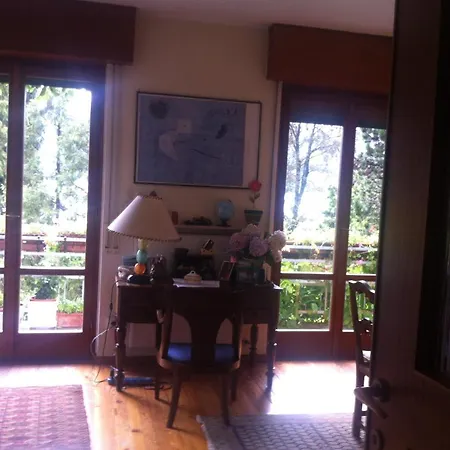 Alojamento de Acomodação e Pequeno-almoço Le Ortensie -lago Di 3*